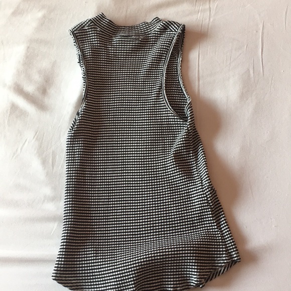 Turtle neck tank top - Picture 2 of 4